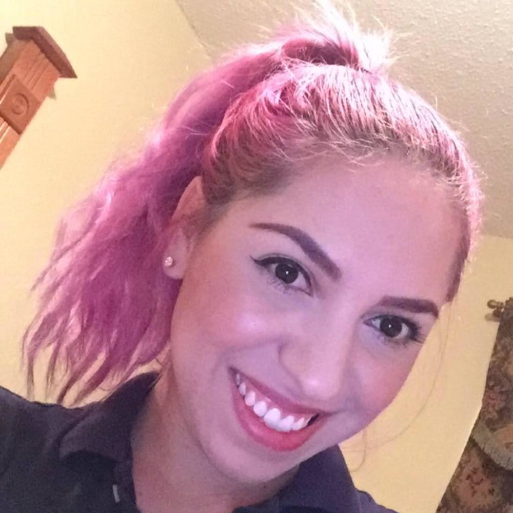 Meet your Posher, Alejandra